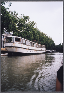606448 Afbeelding van de Culture Boat (hasjboot) in de Stadsbuitengracht langs de Wittevrouwensingel te Utrecht, gezien ...
